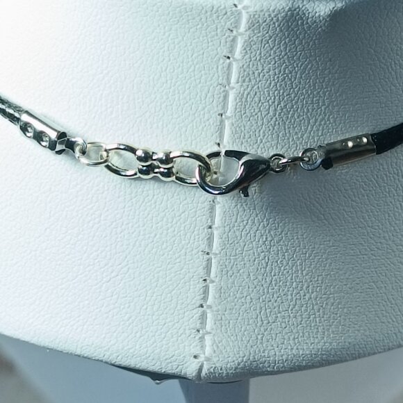 "Had" UNESCO Heritage "Modrotlač" Blueprint Wood Necklace - Artisan Crafted - Picture 4 of 6